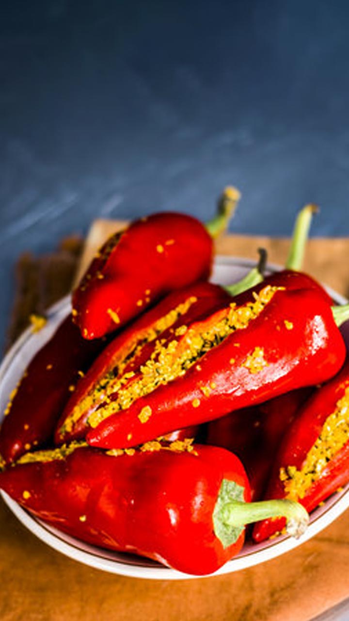 भरवां लाल मिर्च का अचार