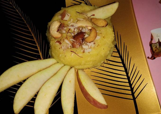 सेब और सूजी हलवा