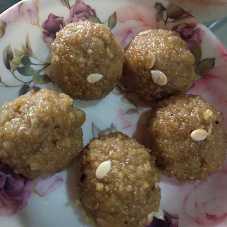 चूरमा लड्डू